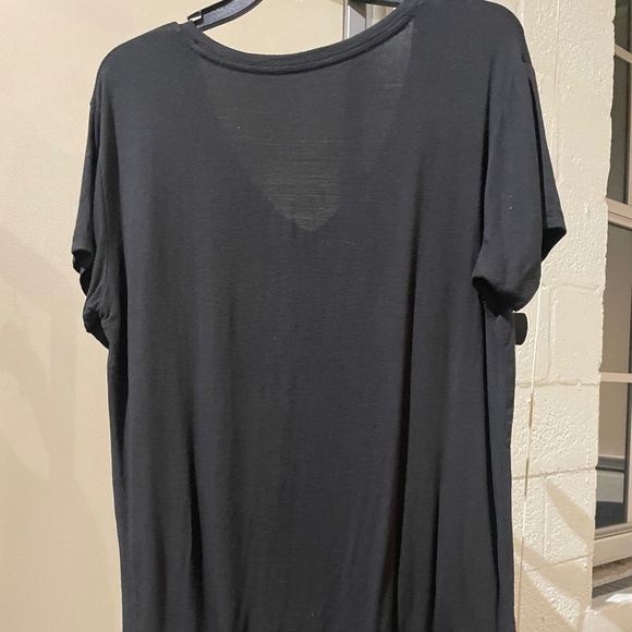 🌟(2 for $36) Abercrombie & Fitch V-Neck Tees | Soft A&F Drapey T-Shirt | Size M - Picture 4 of 13